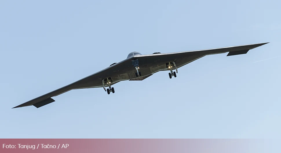 b 2 bombarder.webp